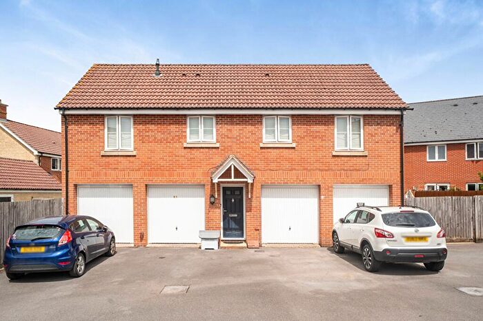 2 Bedroom Coach House For Sale In Castle Well Drive, Old Sarum, SP4