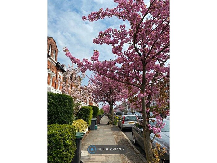 2 Bedroom Flat To Rent In Cecile Park, London, N8