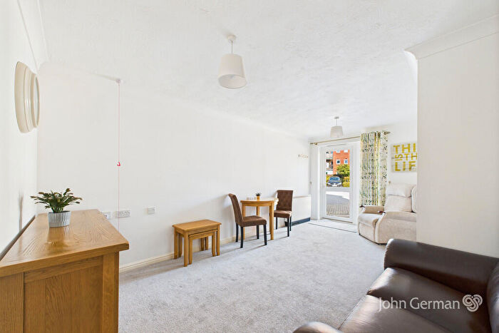 1 Bedroom Apartment For Sale In Chatsworth Court, Park View, DE6