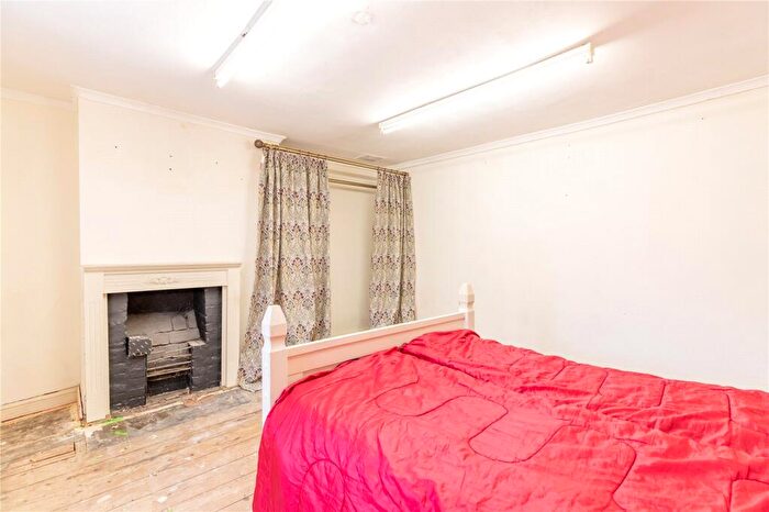 3 Bedroom End Of Terrace House For Sale In Southbroom Road, Devizes, Wiltshire, SN10