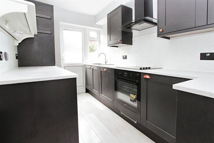 2 Bedroom Flat To Rent In Gilda Close, Whitchurch, Bristol, BS14