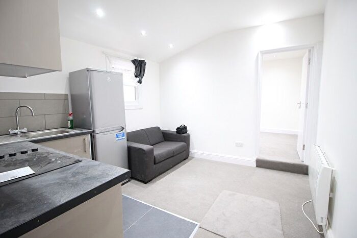 1 Bedroom Flat To Rent In Lea Bridge Road, Leyton, E10