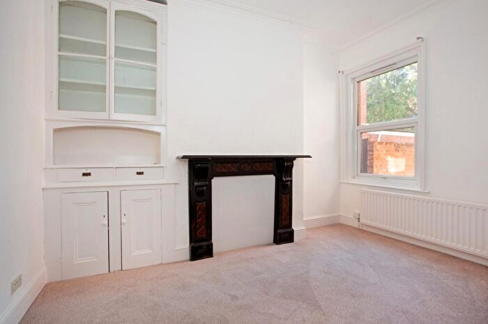 2 Bedroom Apartment To Rent In Gordon Avenue Portswood, SO14