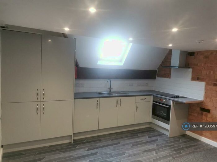 1 Bedroom Flat To Rent In Warwick Road, Birmingham, B27