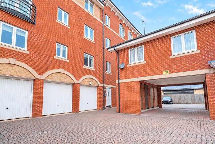 2 Bedroom Apartment For Sale In Saltash Road, Churchward, Swindon, SN2