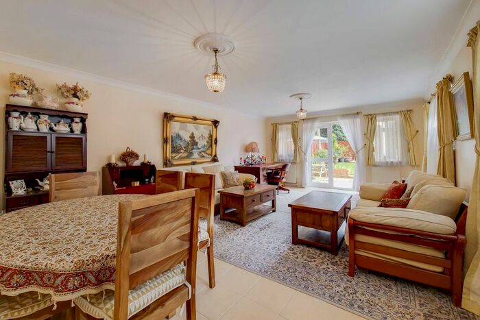 5 Bedroom Property To Rent In Worthington Road, Surbiton, KT6