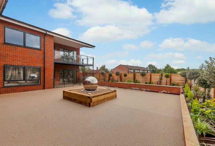 2 Bedroom Flat To Rent In Chalfont Station Road, HP7