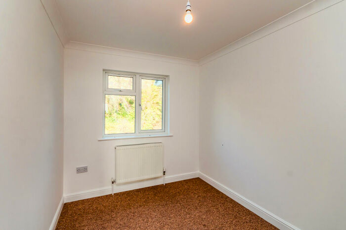 2 Bedroom Apartment To Rent In Shore Road, Ventnor, PO38