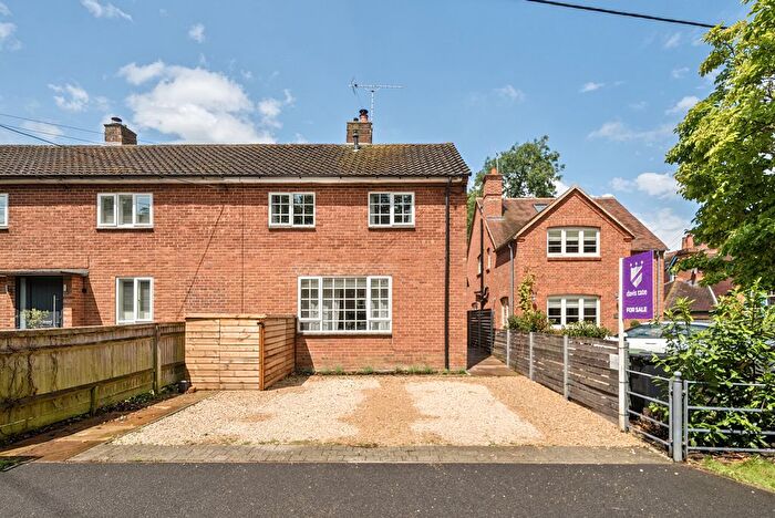 3 Bedroom End Of Terrace House For Sale In Bardolphs Close, Chazey Heath, Reading, Oxfordshire, RG4