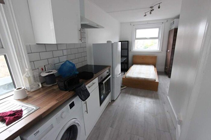 Studio To Rent In Saint Michael's Terrace, London, N22