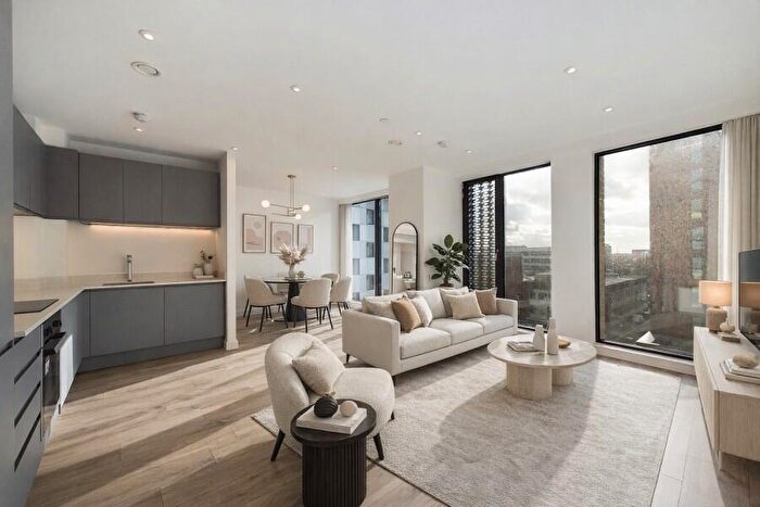 2 Bedroom Apartment To Rent In Victoria House, M4