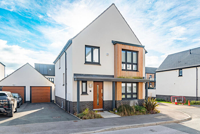 4 Bedroom Detached House For Sale In Barrington Way, Leeds, LS15