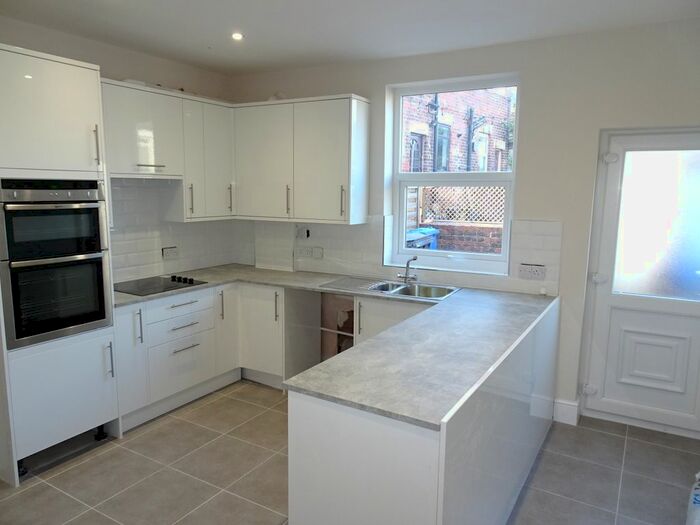 3 Bedroom End Of Terrace House To Rent In St. Thomas Road, Crookes, S10