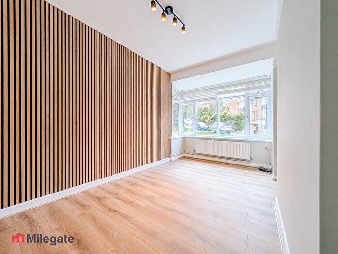 2 Bedroom Flat To Rent In Melbourne Court, Anerley Road, London, SE20