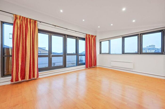 2 Bedroom Penthouse To Rent In Langbourne Place, Isle Of Dogs, London, E14