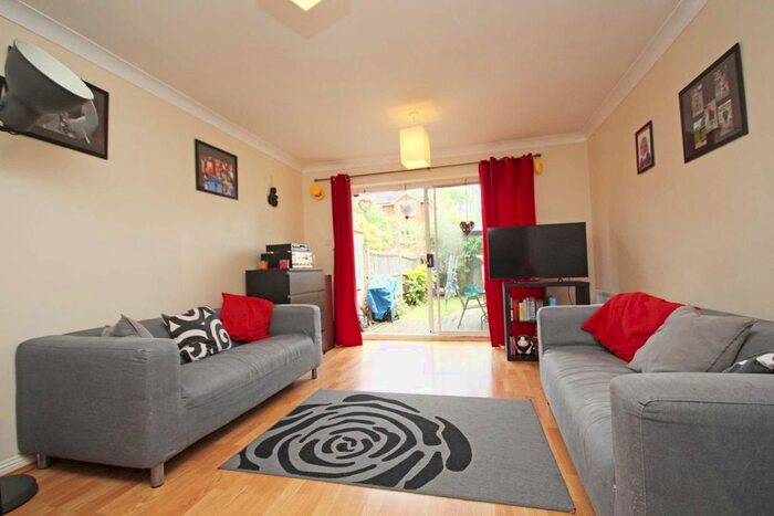 2 Bedroom Property To Rent In Pankhurst Close, Isleworth, TW7