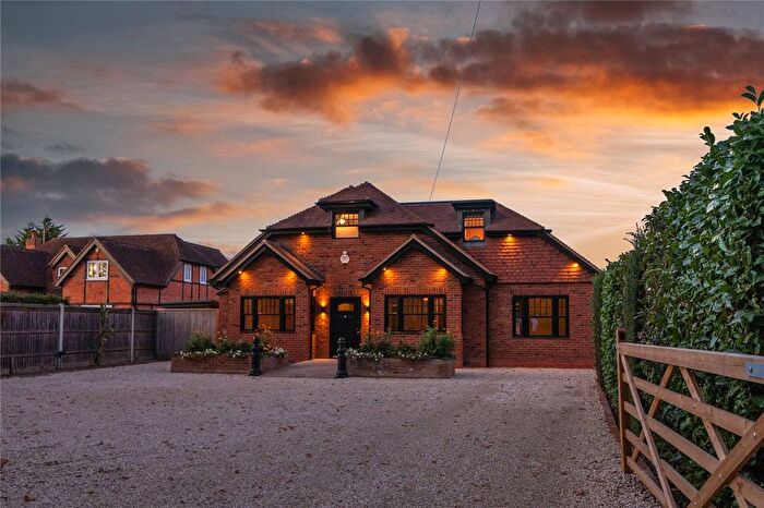 5 Bedroom Detached House For Sale In Ten Acre Lane, Egham, TW20