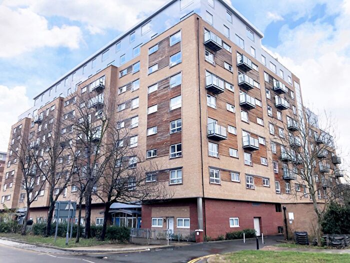 2 Bedroom Flat To Rent In Cherrydown East, Basildon, SS16