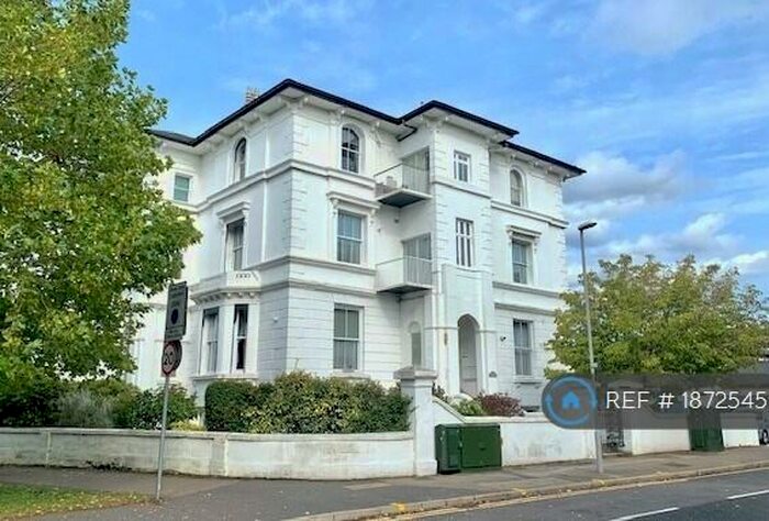 2 Bedroom Flat To Rent In Anglesea Road, Surbiton, KT1