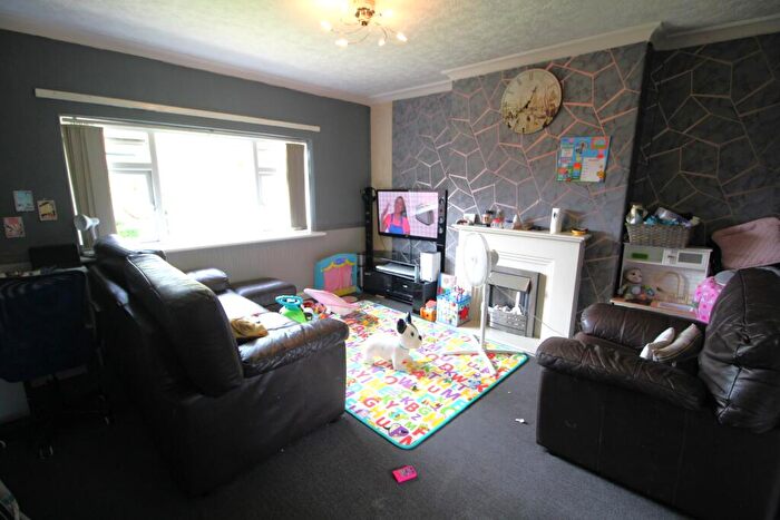 2 Bedroom Flat For Sale In Dale Square, Royton, OL2