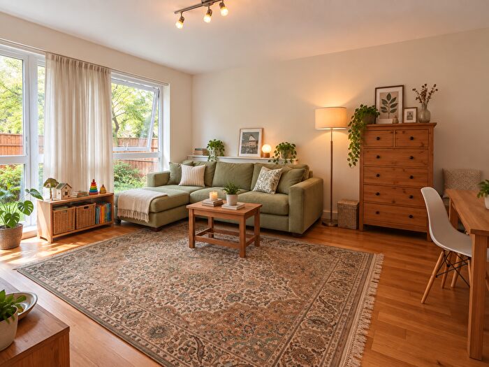 2 Bedroom Flat To Rent In Windfield Close, London, SE26