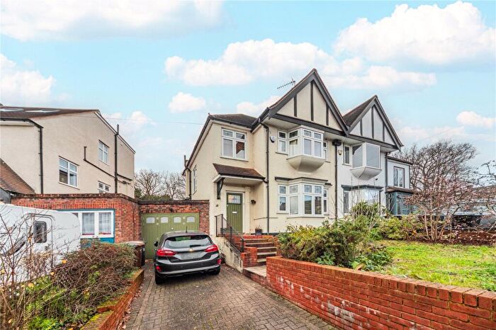 3 Bedroom Semi Detached House For Sale In Passmore Gardens, London, N11