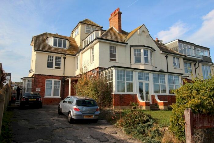 2 Bedroom Flat To Rent In Cliff Promenade, Broadstairs, Kent, CT10