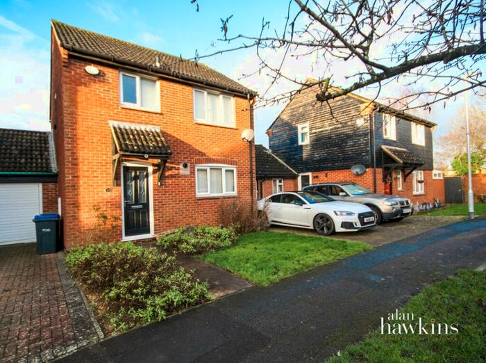 3 Bedroom Link Detached House To Rent In High Mead, Royal Wootton Bassett, SN4