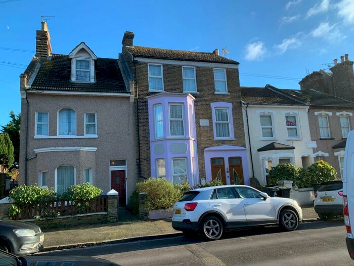 1 Bedroom Flat To Rent In Codrington Road, Ramsgate, CT11