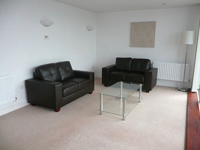 2 Bedroom Flat To Rent In Blackwall Way, London, E14