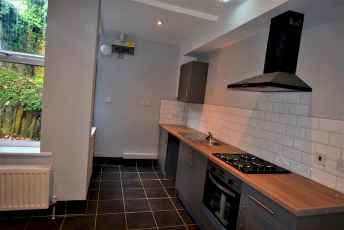 3 Bedroom Semi-Detached House To Rent In Grimesthorpe Road, Sheffield, S4