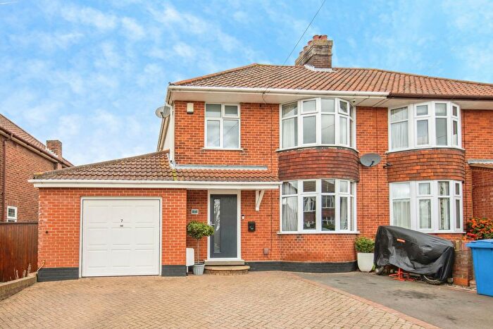 4 Bedroom Semi Detached House For Sale In Everton Crescent, Ipswich, Suffolk, IP1