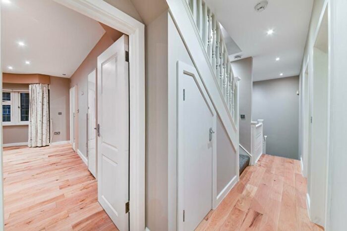 5 Bedroom Terraced House To Rent In Bancroft Avenue, East Finchley, N2