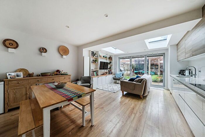 4 Bedroom Terraced House For Sale In Perryfield Way, Richmond, TW10