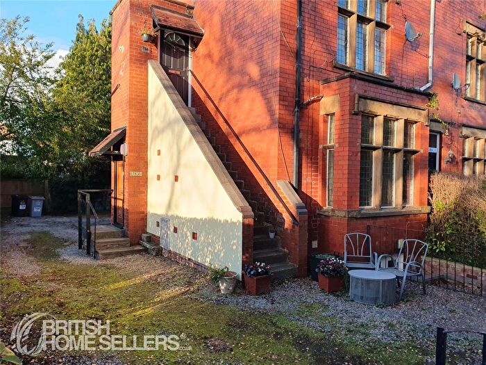 3 Bedroom Flat For Sale In Knutsford Road, Wilmslow, Cheshire, SK9