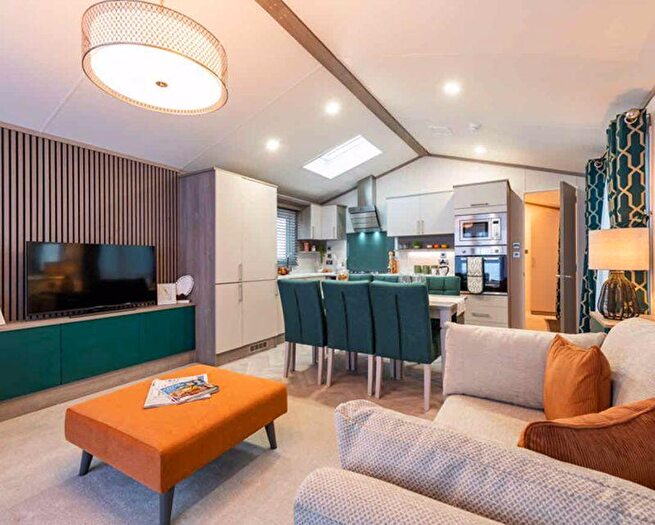 2 Bedroom Park Home For Sale In A Lovely Park On The Edge Of Cranborne Chase, Dorset, Surrounded By Open Countryside, BH21