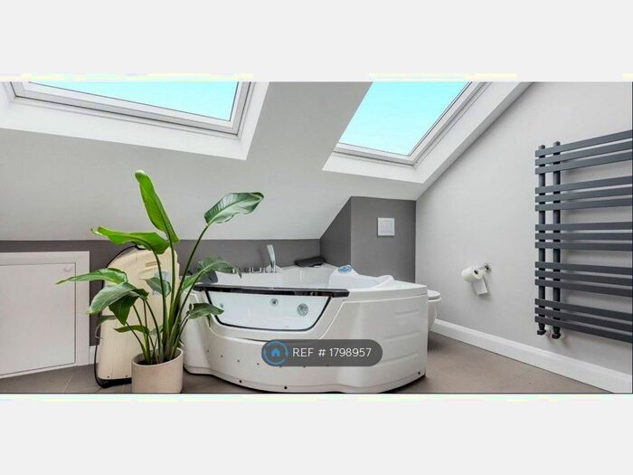 4 Bedroom Terraced House To Rent In Melbury Drive, London, SE5