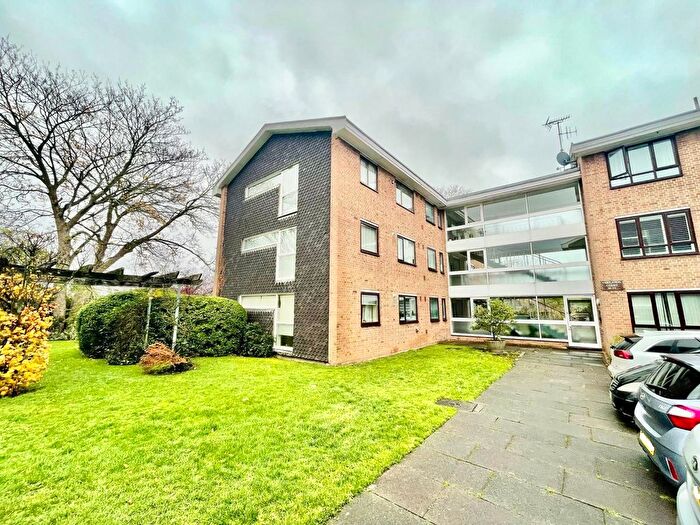 2 Bedroom Flat For Sale In Fairlands Court, North Park, Eltham, London, SE9