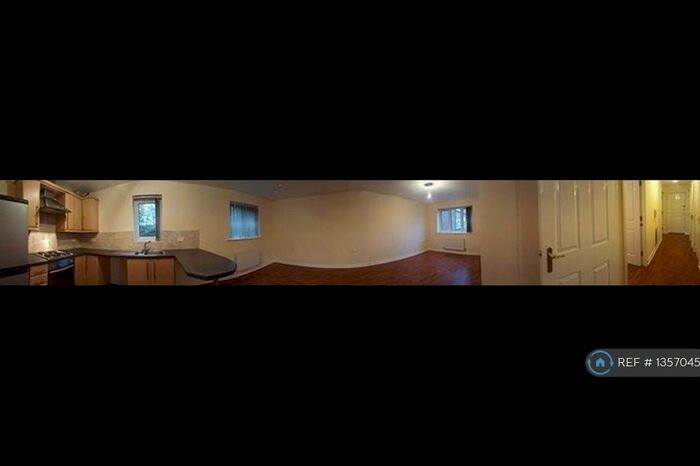 2 Bedroom Flat To Rent In Victoria Lane, Whitefield, M45