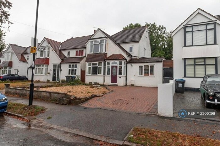 4 Bedroom Detached House To Rent In Windermere Road, Coulsdon, CR5