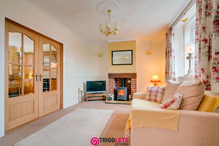3 Bedroom Cottage For Sale In Pit Row, Hemingfield, Barnsley, S73