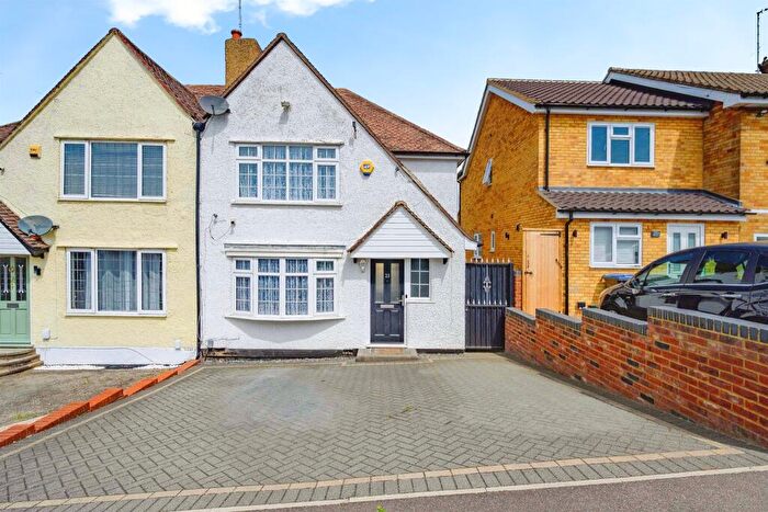 2 Bedroom Semi-Detached House For Sale In Lamsey Road, Hemel Hempstead, HP3