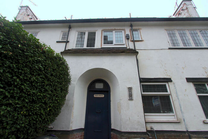 1 Bedroom Flat To Rent In St Leonards Road, Clarendon Park, Leicester, LE2