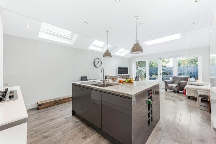5 Bedroom Detached House To Rent In Penwortham Road, London, SW16