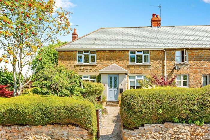 4 Bedroom End Of Terrace House For Sale In Newfoundland, Bridport, DT6