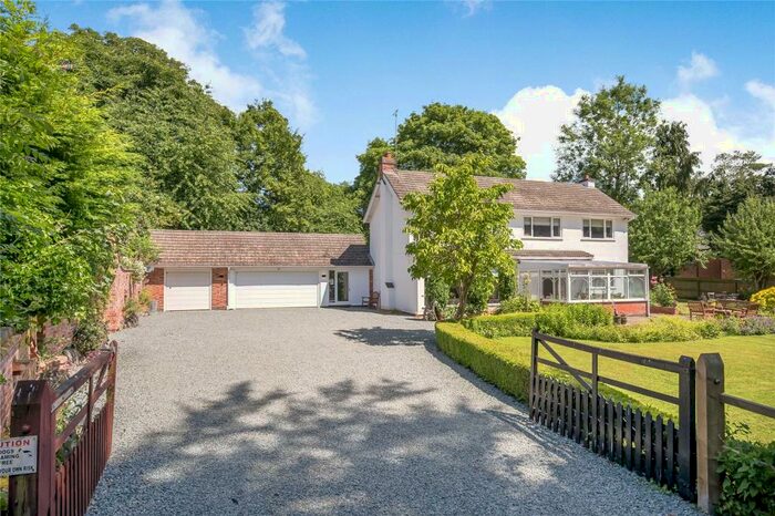 3 Bedroom Detached House For Sale In Harborough Road, Great Oxendon, Market Harborough, Northamptonshire, LE16