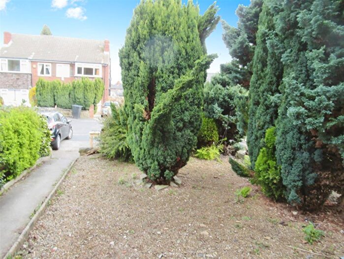 2 Bedroom Flat To Rent In Claremont Street, Oulton, Leeds, LS26