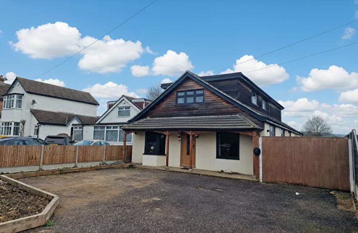 4 Bedroom Detached House For Sale In Chatham Road, Sandling, Maidstone, ME14