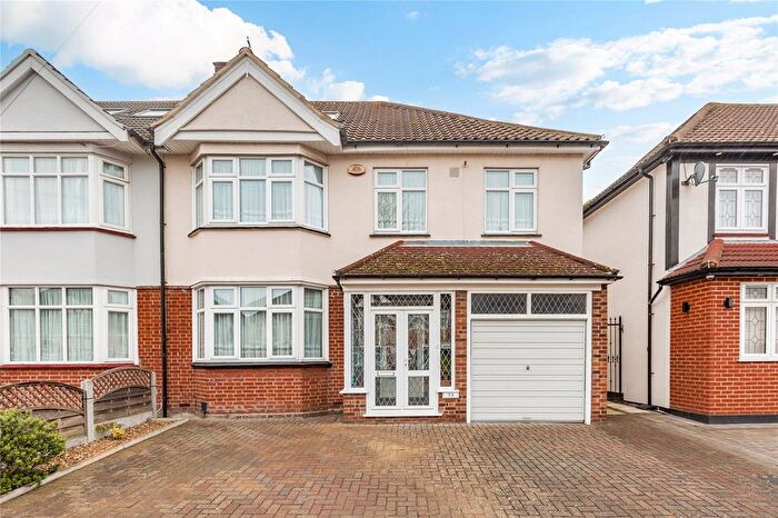 5 Bedroom Semi Detached House For Sale In The Chase, Romford, RM1