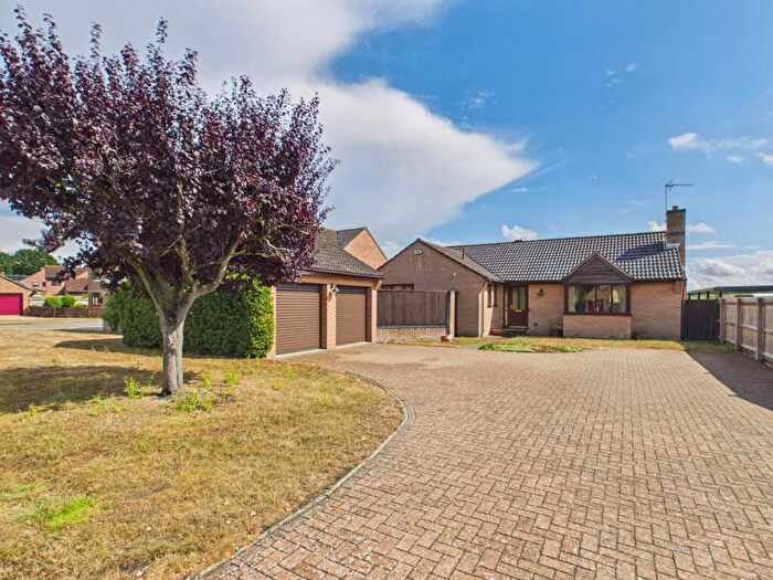 3 Bedroom Detached Bungalow For Sale In Grove Drive, Woodhall Spa, LN10